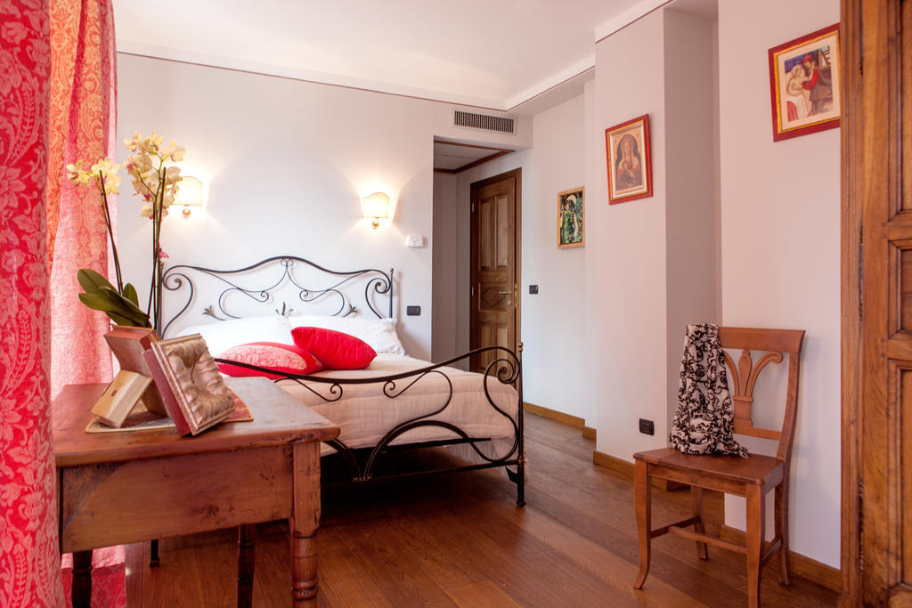 A' La Table Du Sommelier Chambres D Hotes & Restaurant Saint-Vincent Ruang foto
