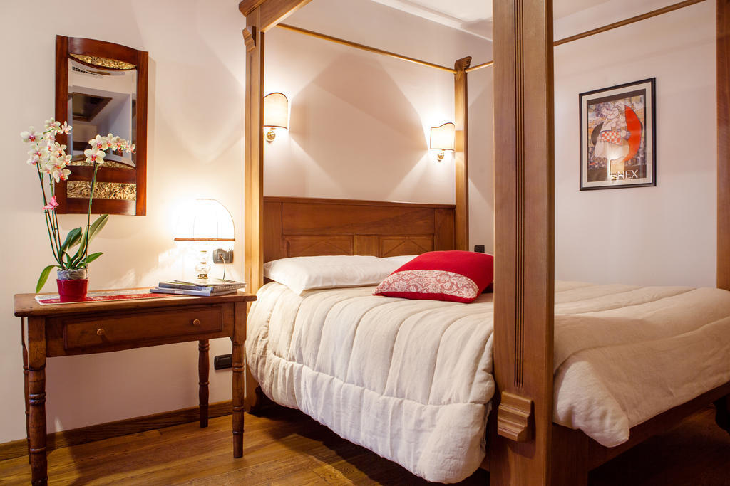 A' La Table Du Sommelier Chambres D Hotes & Restaurant Saint-Vincent Ruang foto