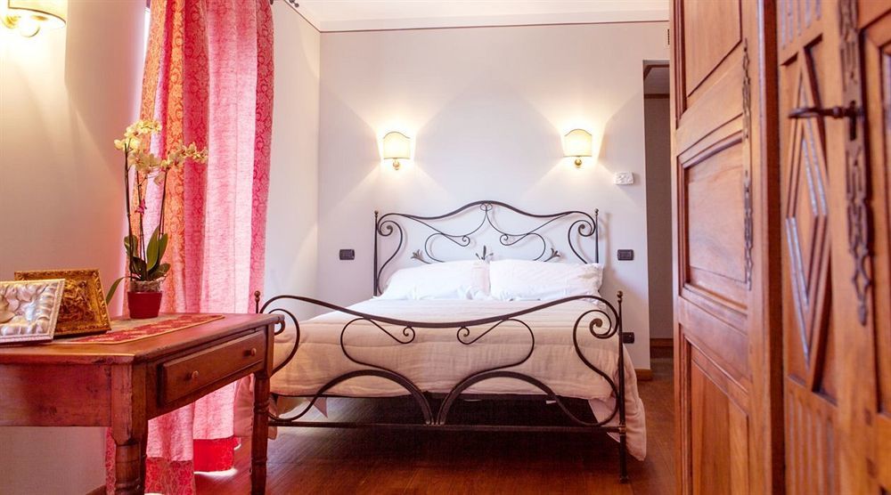 A' La Table Du Sommelier Chambres D Hotes & Restaurant Saint-Vincent Bagian luar foto